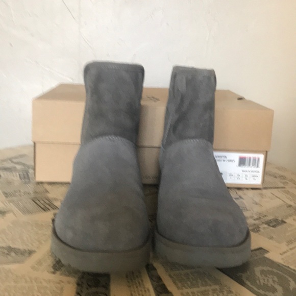 UGG boots. - Picture 3 of 4
